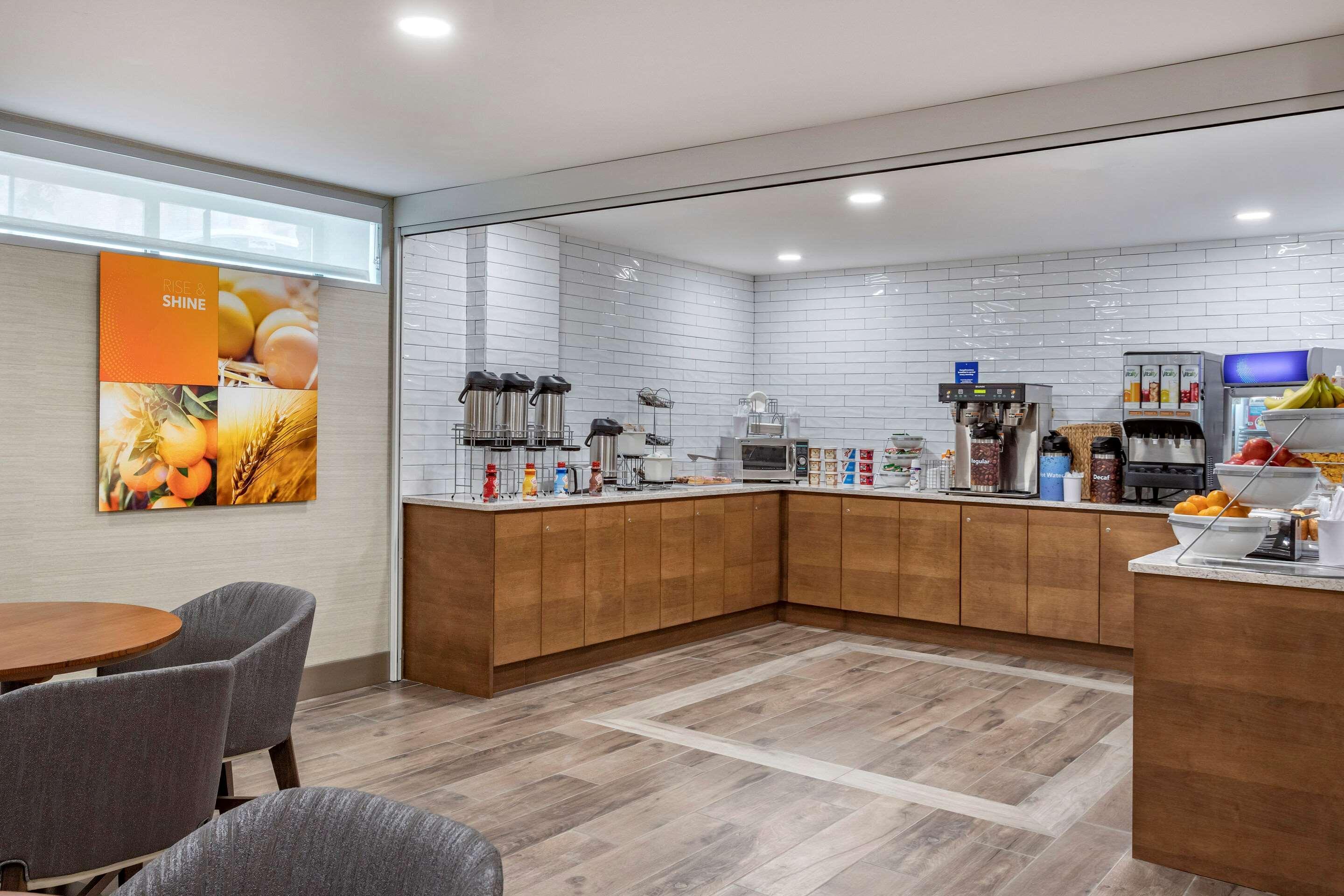 Comfort Inn Jfk Airport Нью-Йорк Экстерьер фото