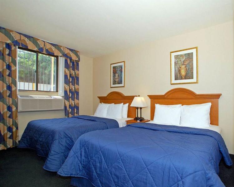 Comfort Inn Jfk Airport Нью-Йорк Экстерьер фото