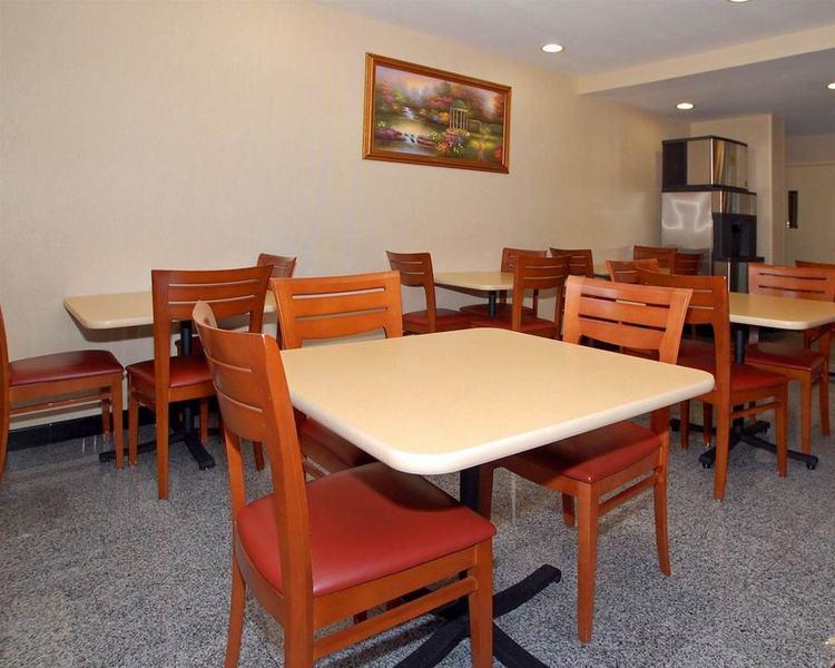 Comfort Inn Jfk Airport Нью-Йорк Экстерьер фото